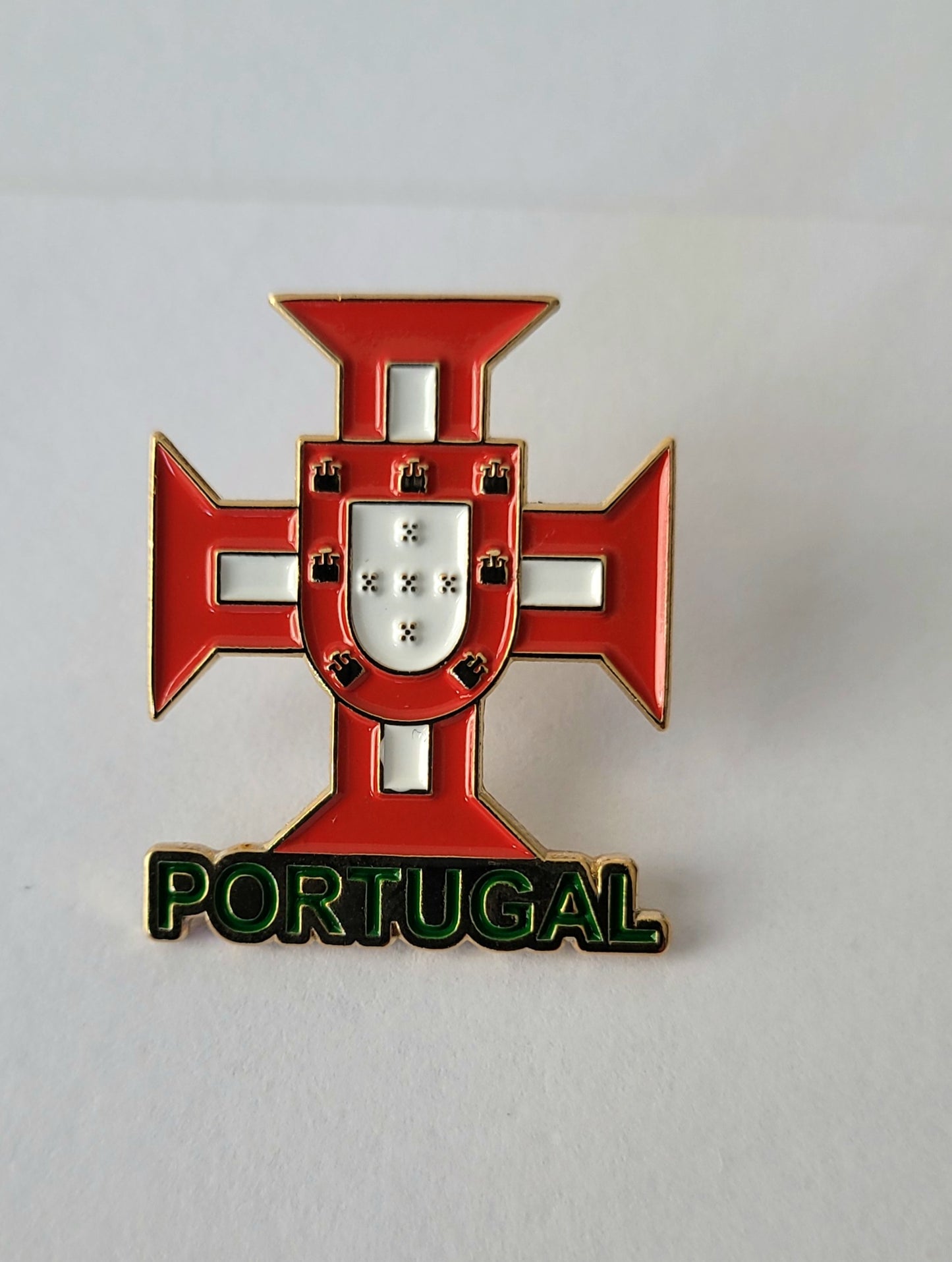 pins da madeira