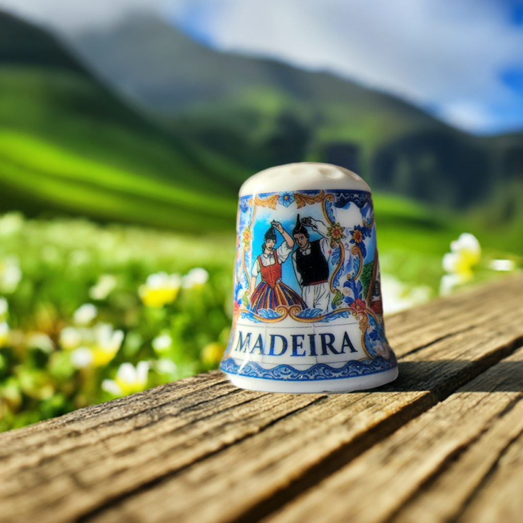 Dedal com imagens da madeira