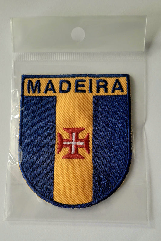 bandeira madeira em escudo